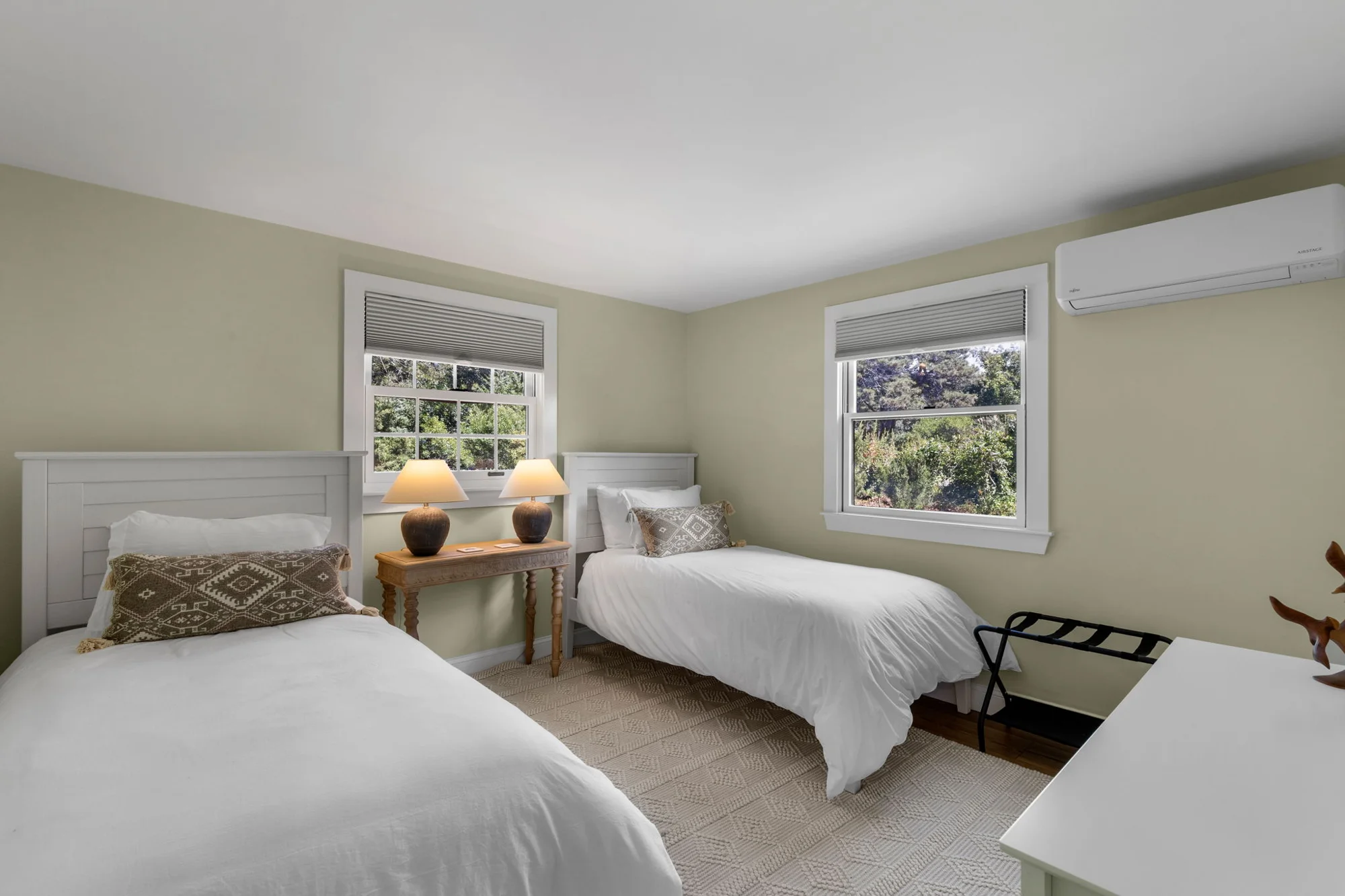 Bedroom with two twin beds